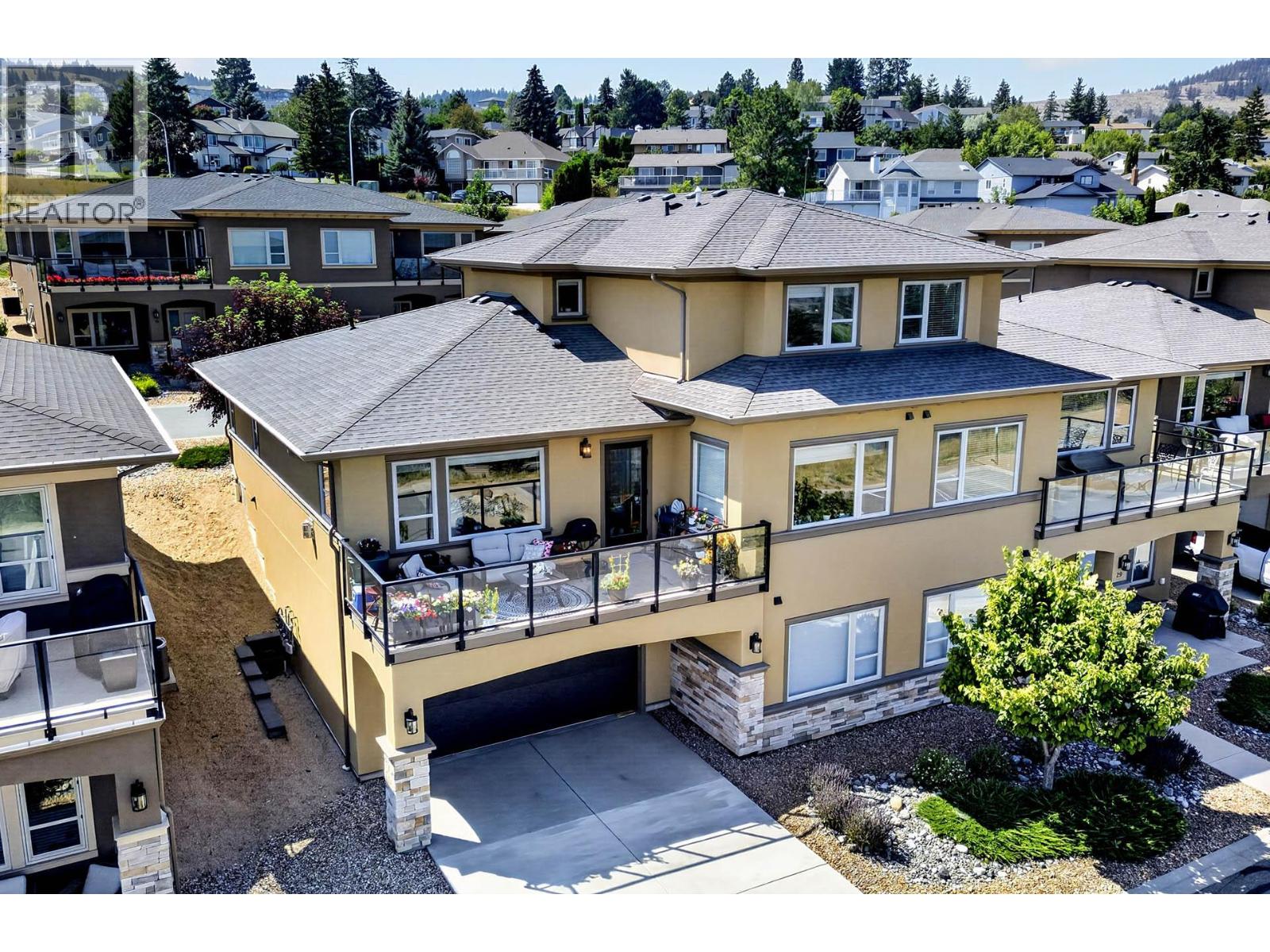 #12 2171 Van Horne Drive - 35