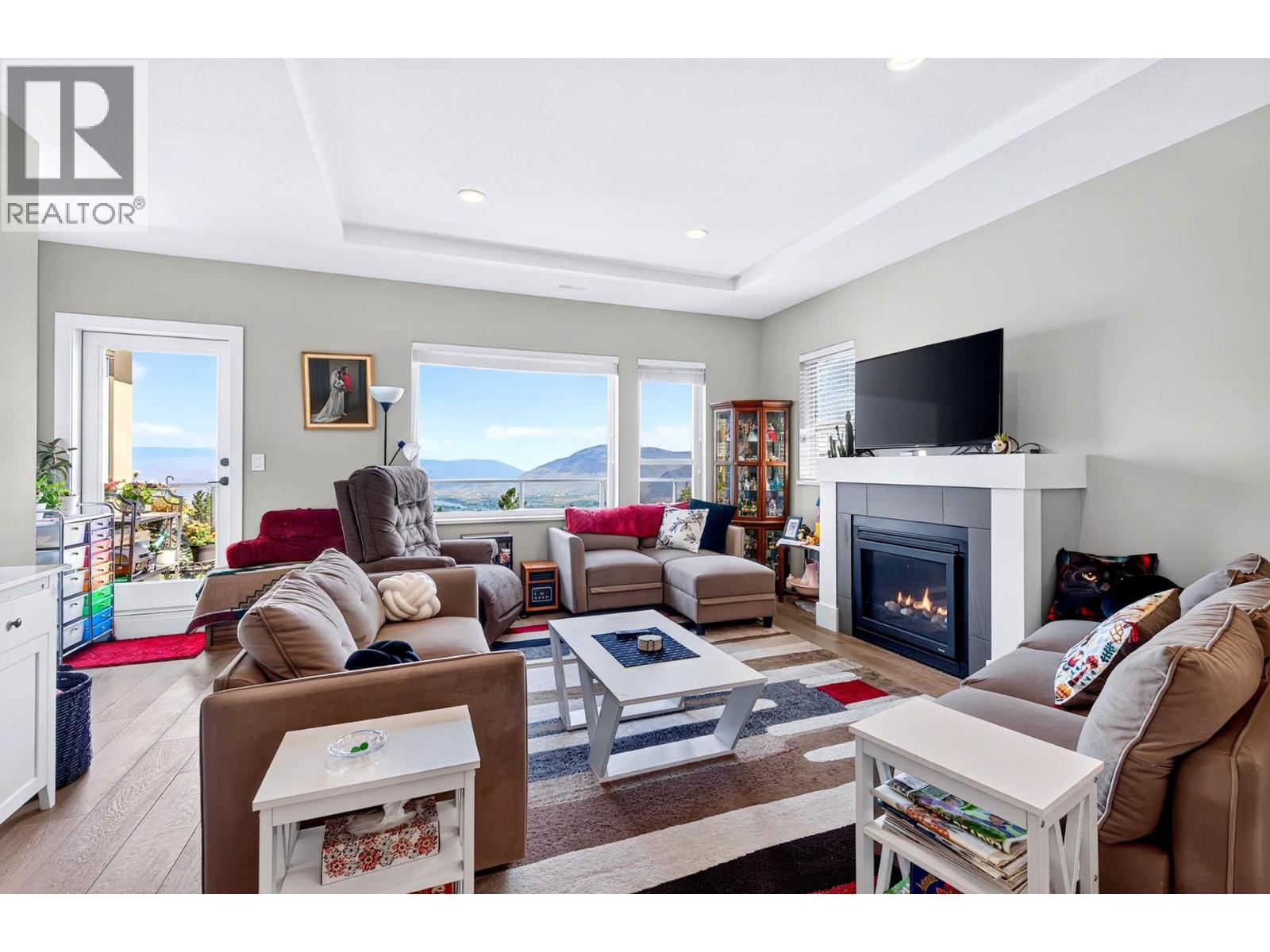#12 2171 Van Horne Drive - 13
