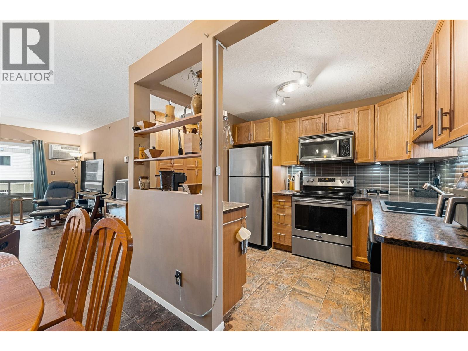#205 284 Yortkon Avenue - 6