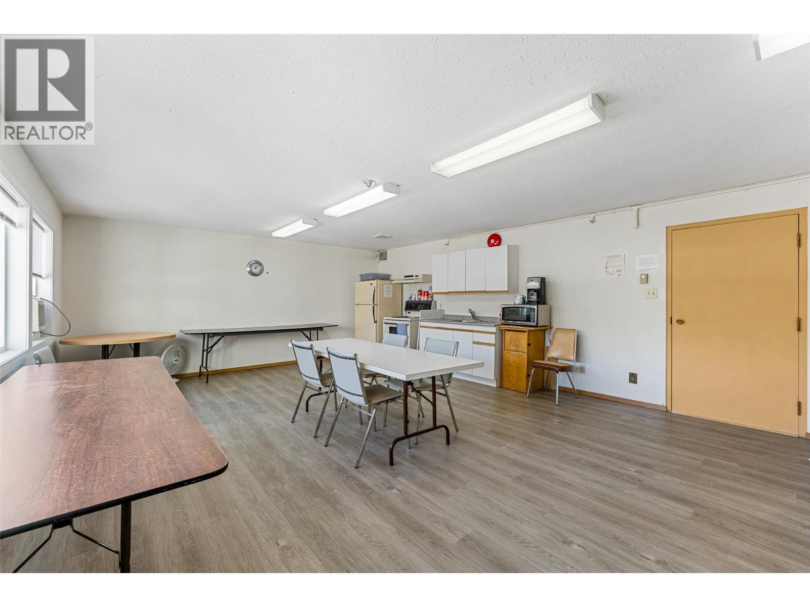 #205 284 Yortkon Avenue - 24