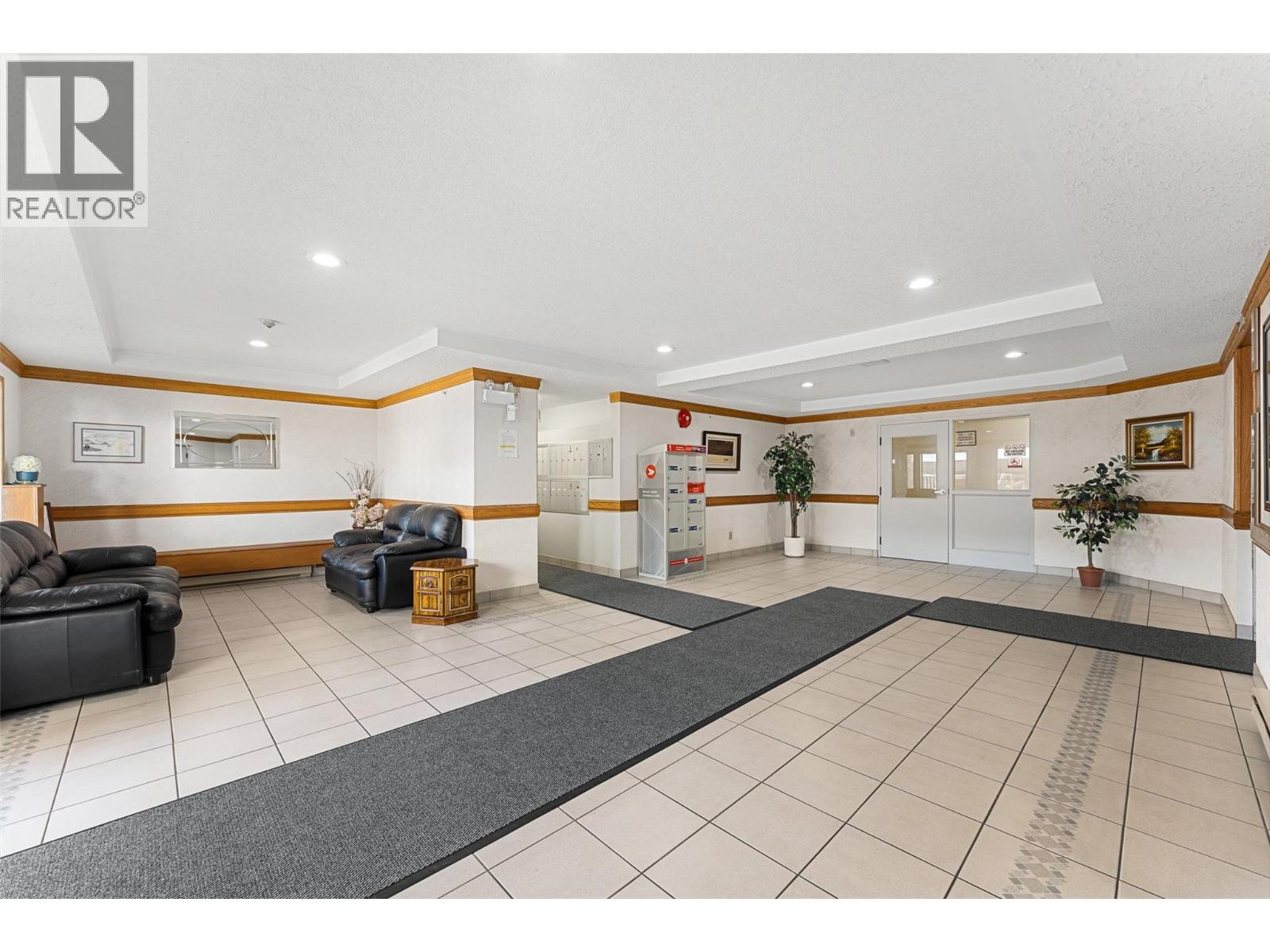 #205 284 Yortkon Avenue - 27
