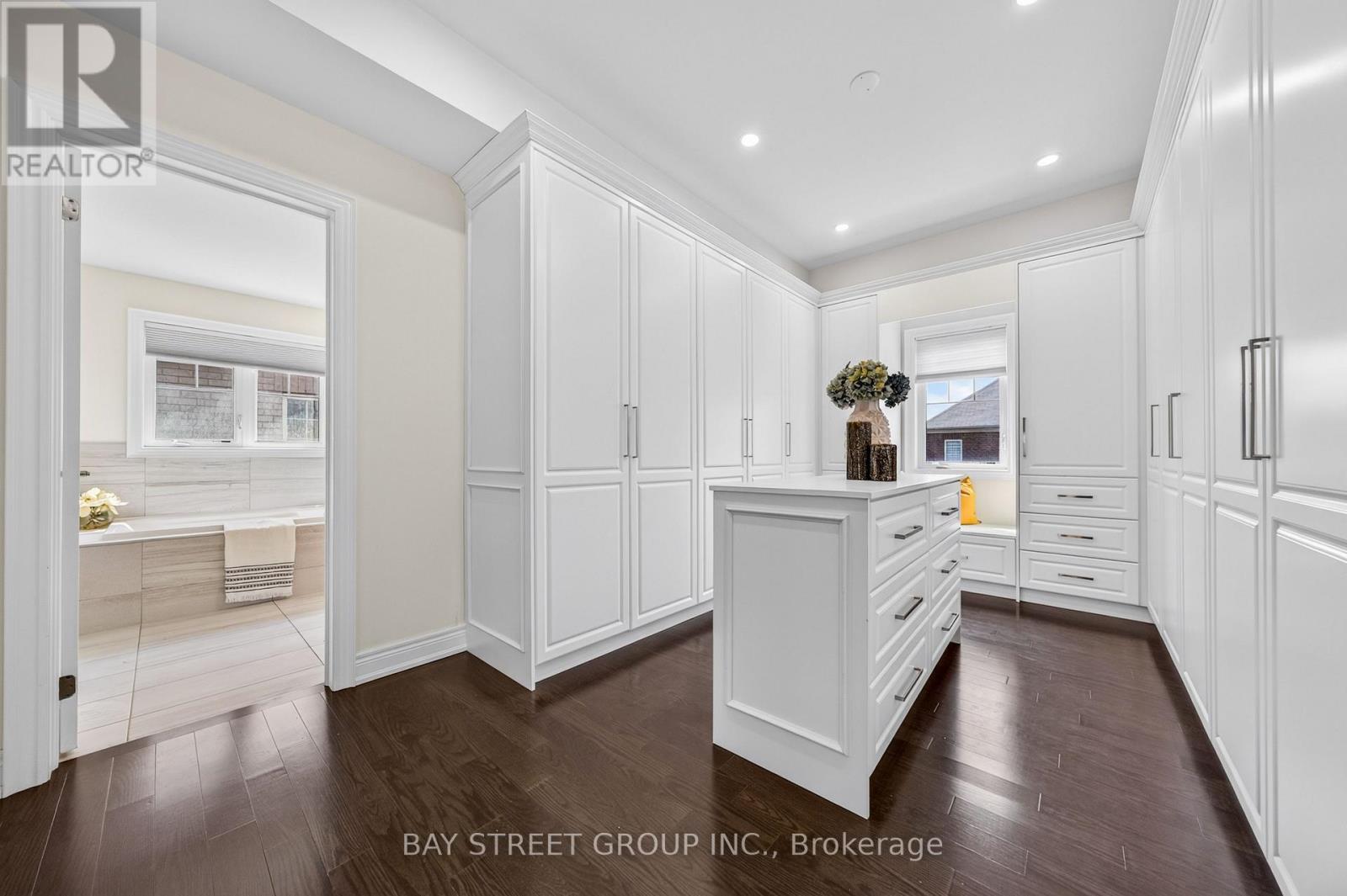 31 WOODGATE PINES DRIVE - Image 28