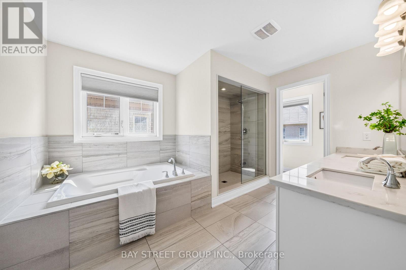 31 WOODGATE PINES DRIVE - Image 31