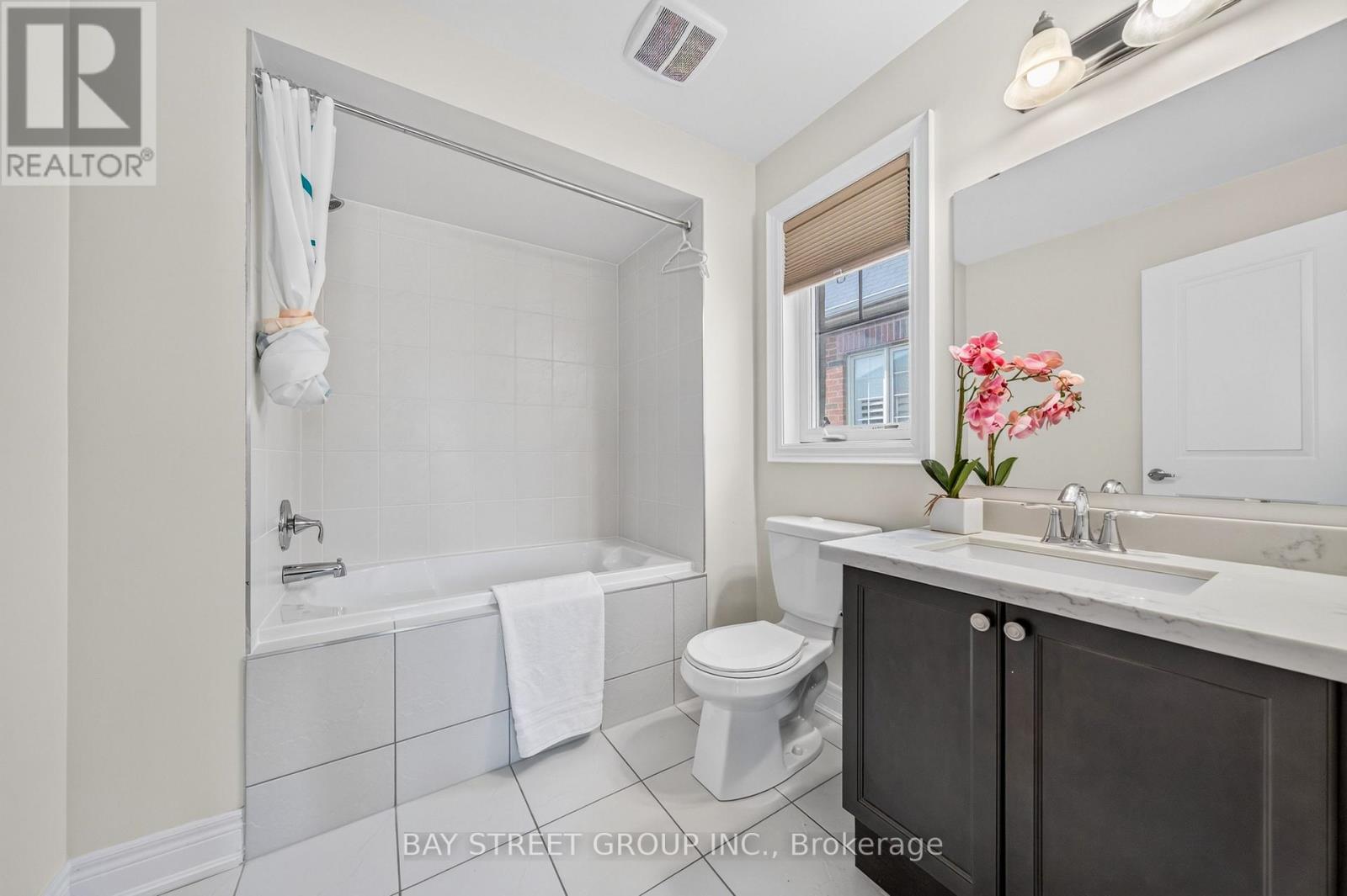 31 WOODGATE PINES DRIVE - Image 37