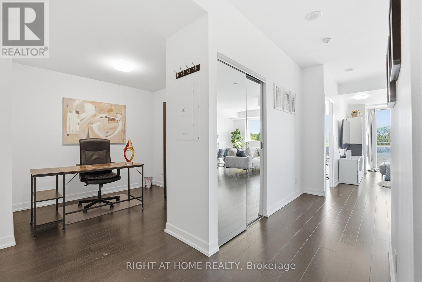 #411 5101 DUNDAS STREET W - 2