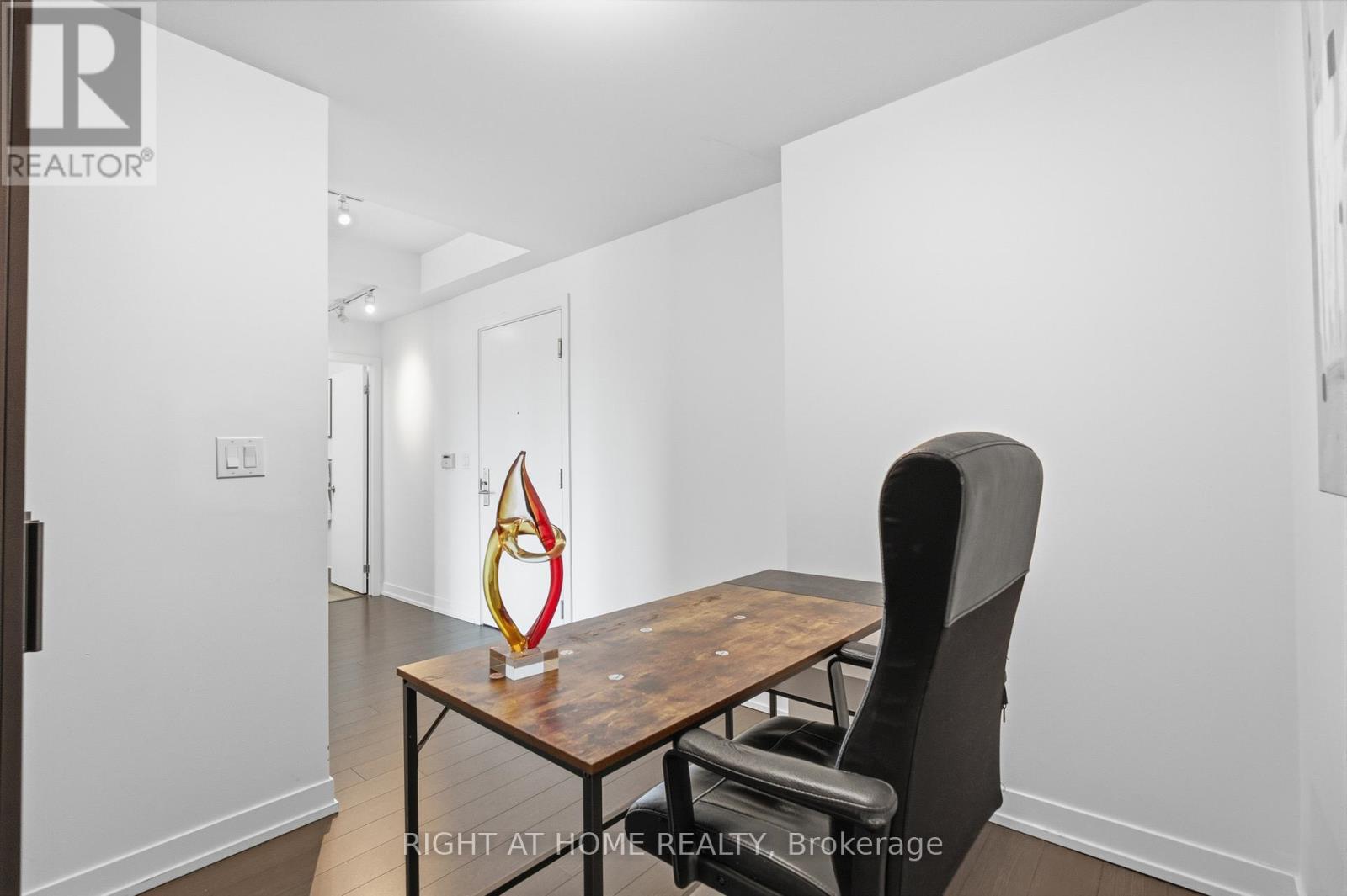 #411 5101 DUNDAS STREET W - Image 23