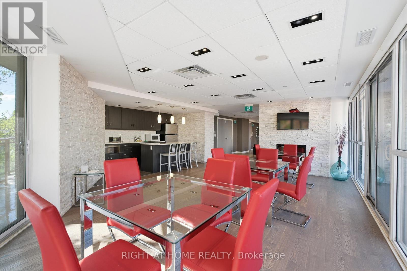 #411 5101 DUNDAS STREET W - 31