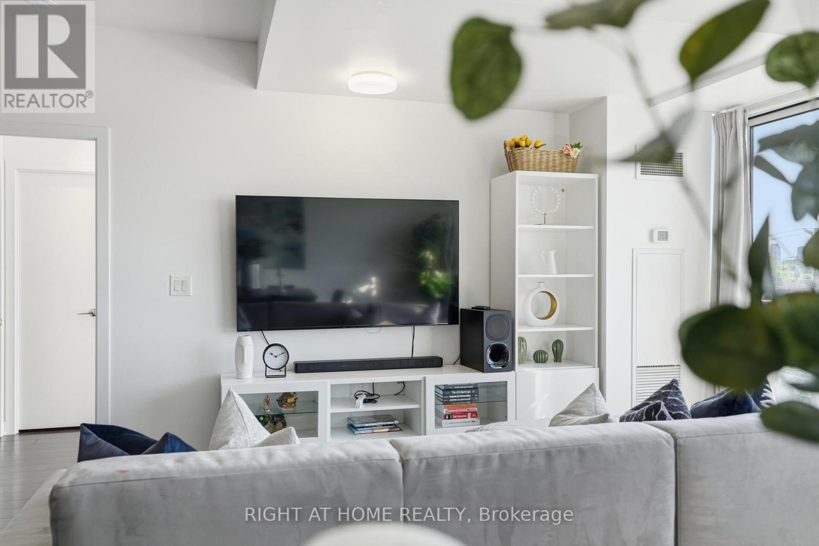 #411 5101 DUNDAS STREET W - Image 9