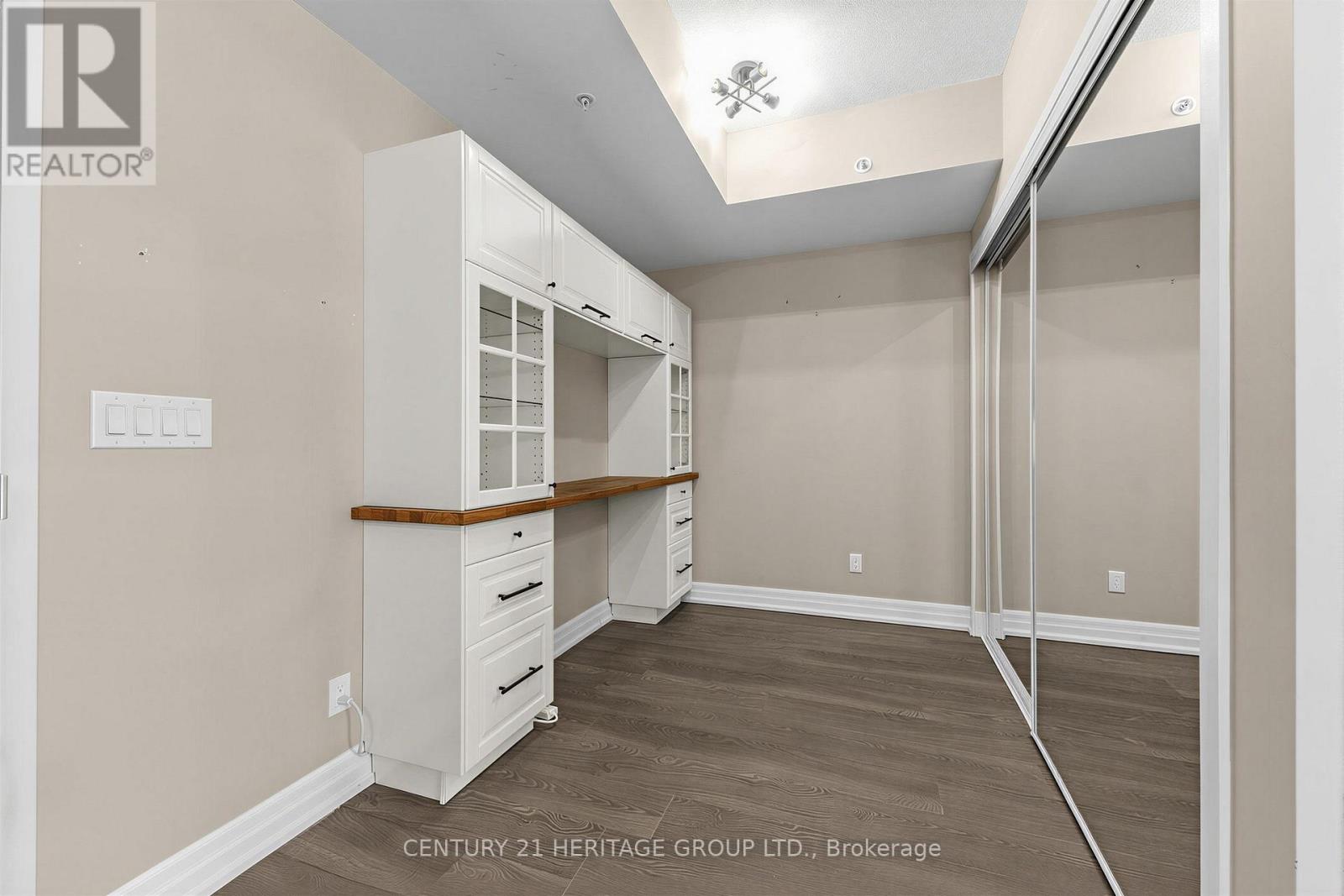#212 50 ANN STREET - 15