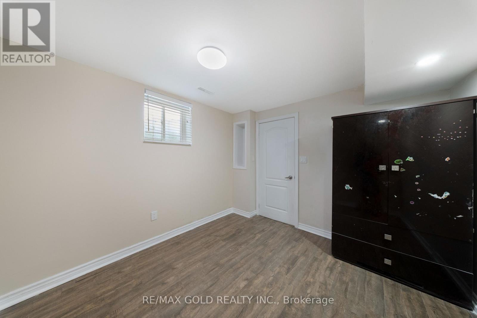 54 SUGARBERRY DRIVE - 32