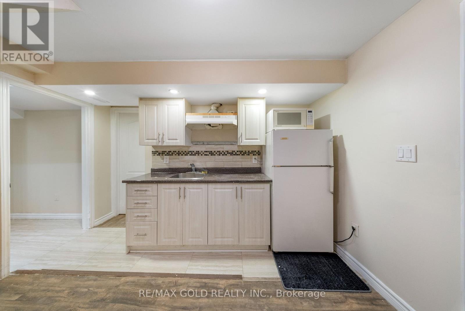 54 SUGARBERRY DRIVE - 33