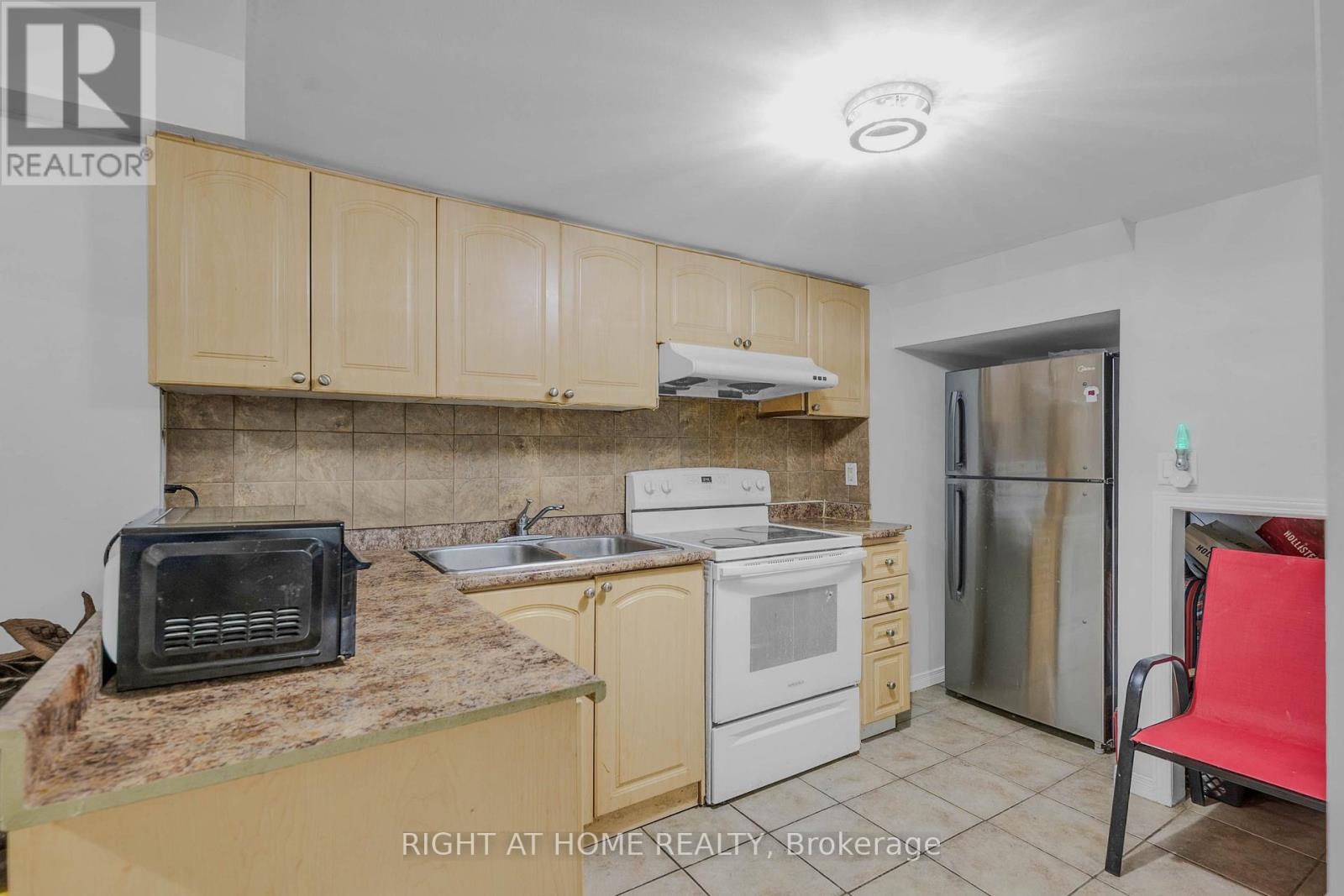86 WHITEHOUSE CRESCENT - Image 32