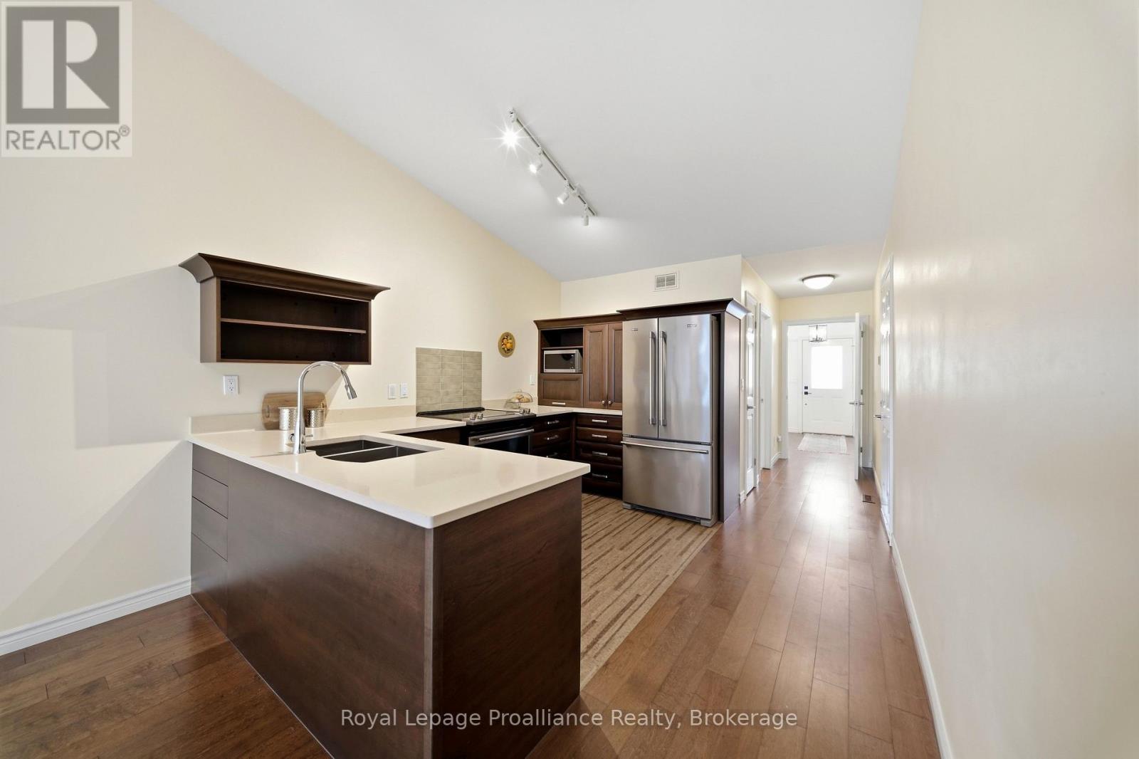 17 ALDER COURT - 10