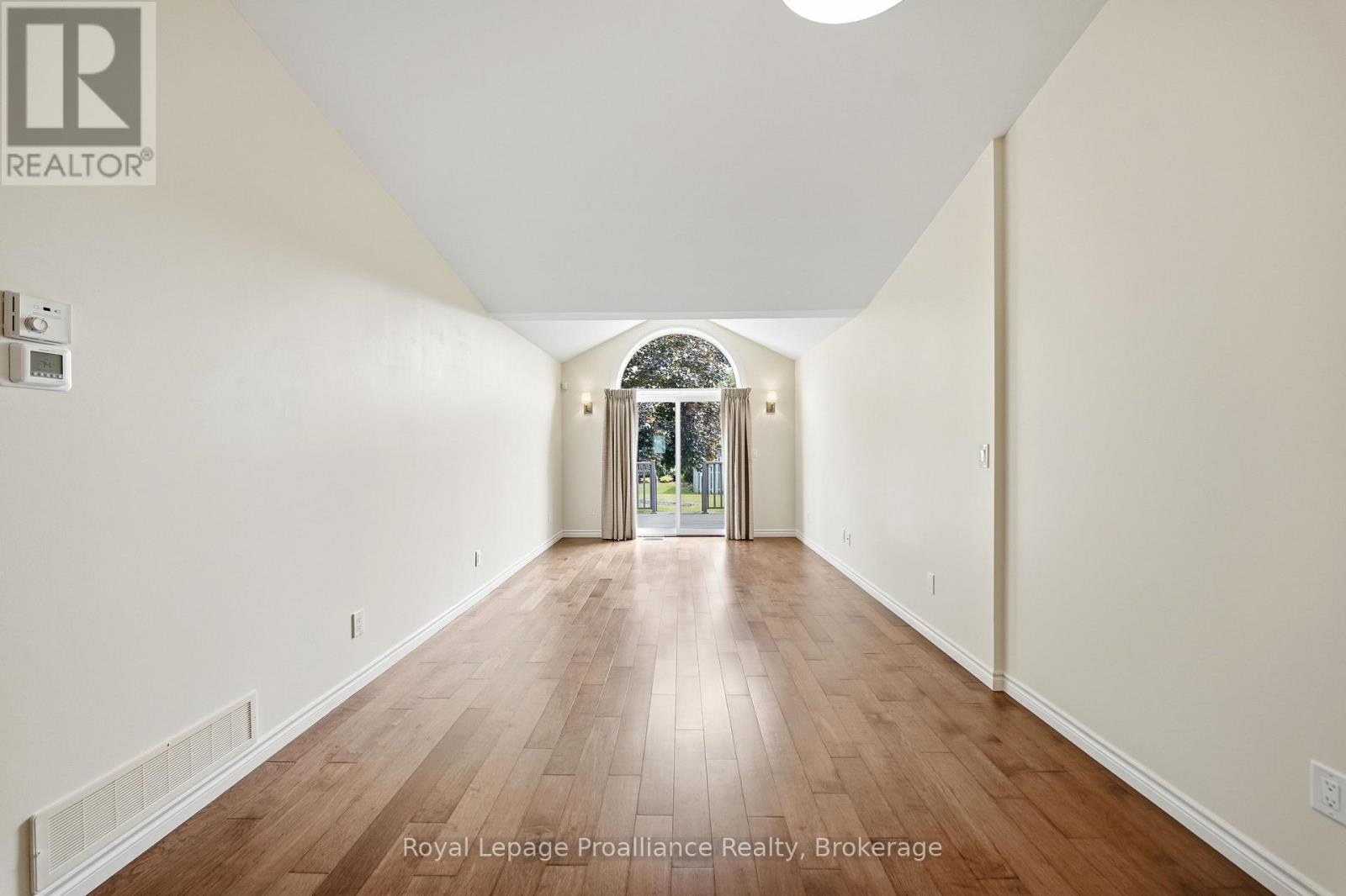 17 ALDER COURT - 12