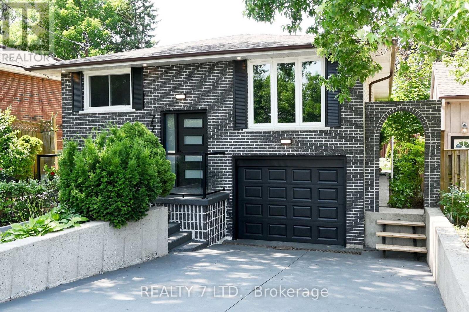776 GARTH STREET - 2