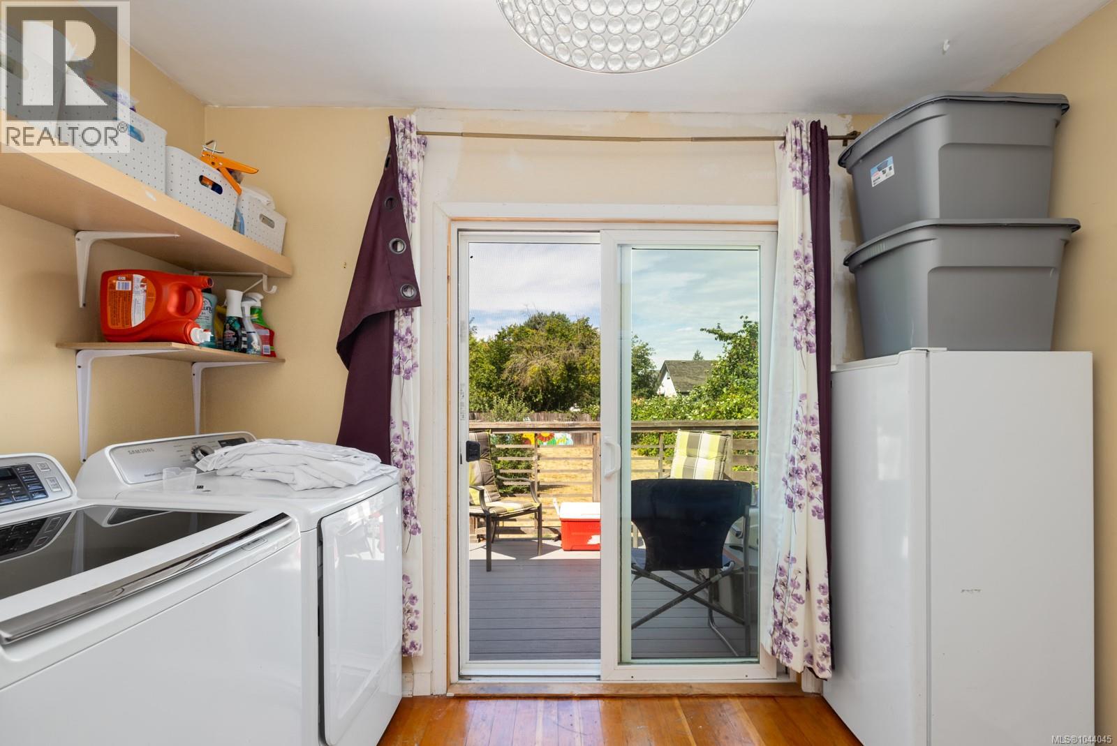 461 Howard Ave - 21