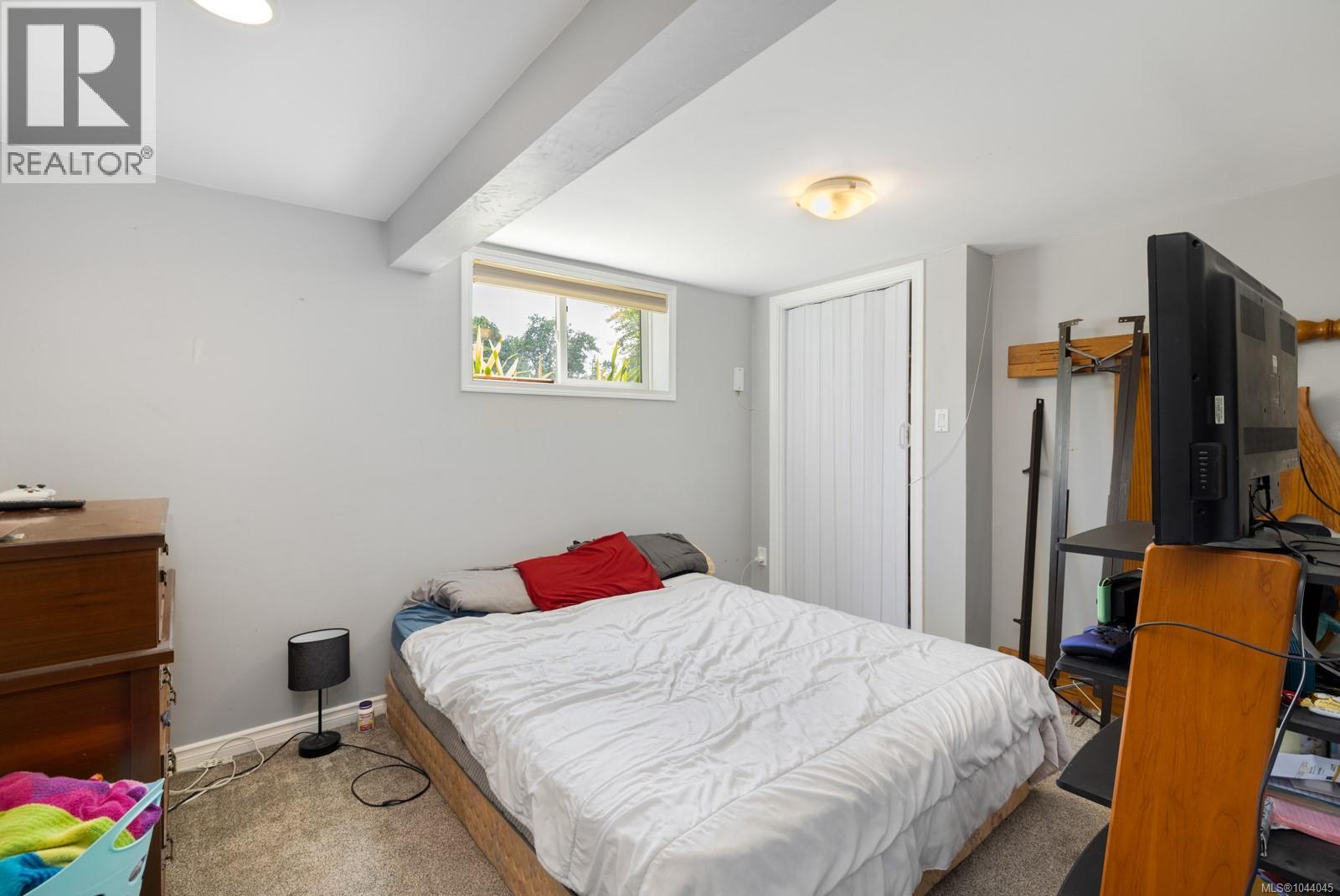 461 Howard Ave - 30