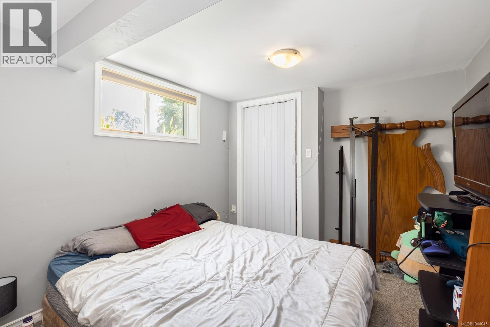 461 Howard Ave - 31