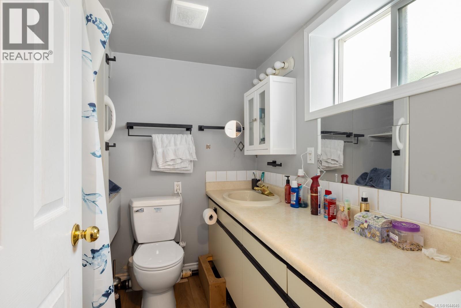 461 Howard Ave - 34