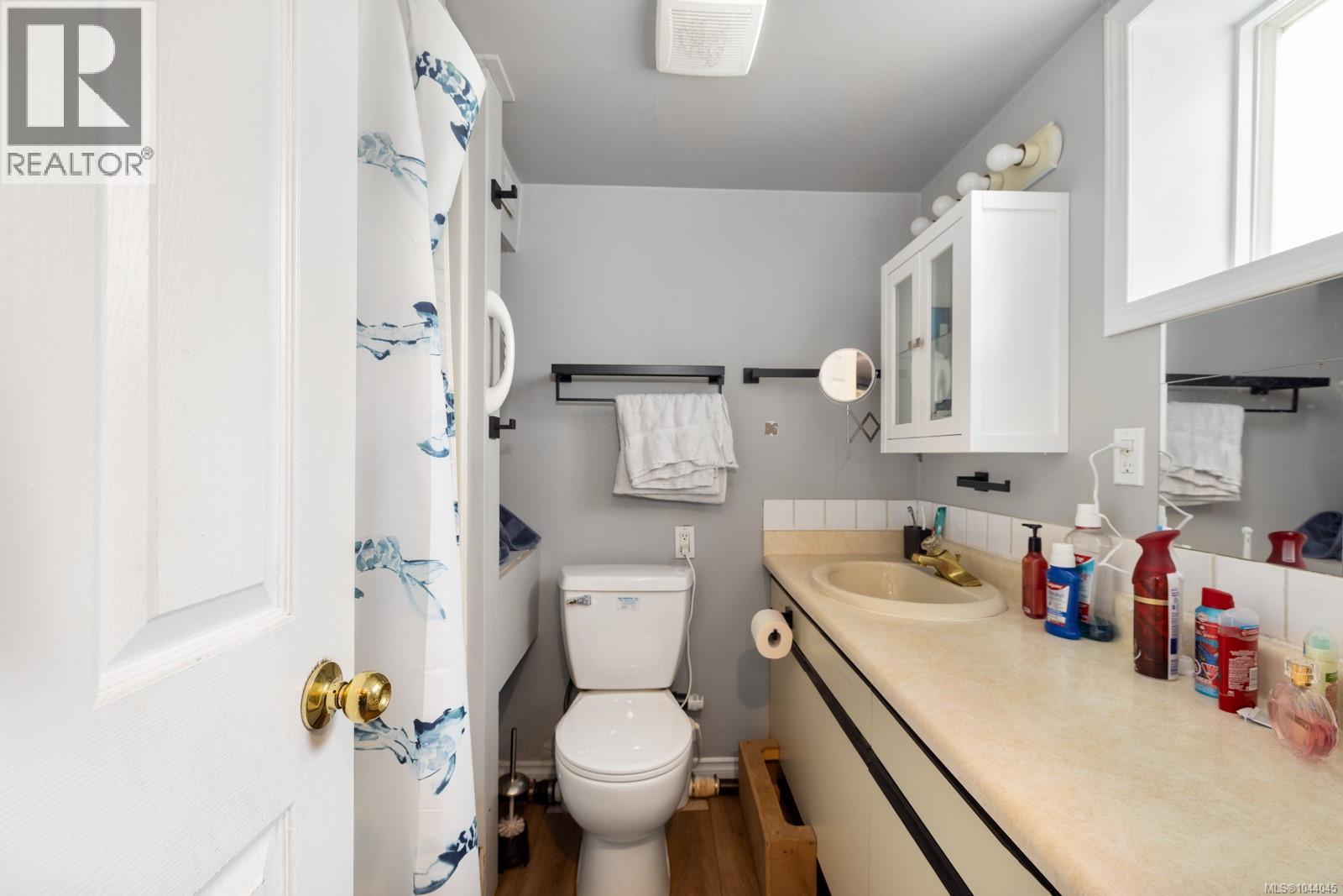 461 Howard Ave - 35