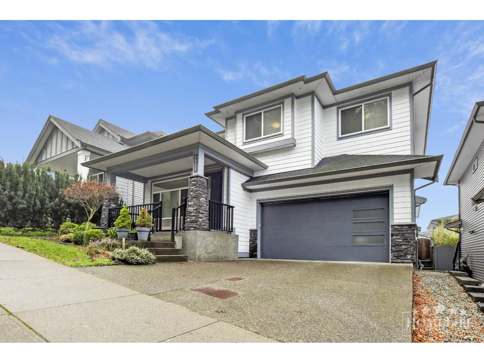 Basement 6125 146 STREET
