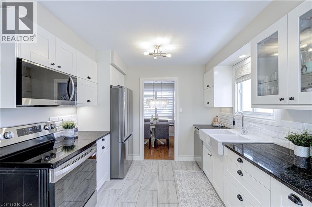 2225 WYANDOTTE Drive - 13