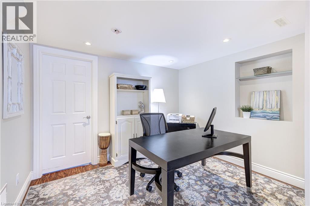 2225 WYANDOTTE Drive - 27
