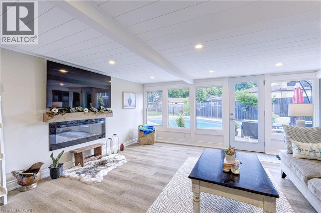 2225 WYANDOTTE Drive - 40