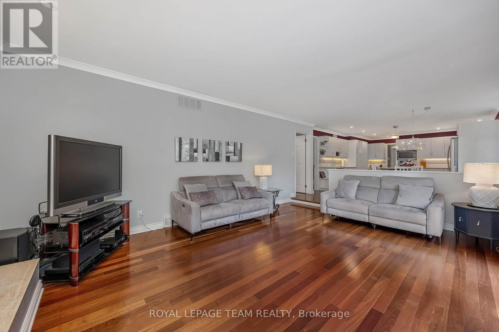47 STAPLEDON CRESCENT - Image 13