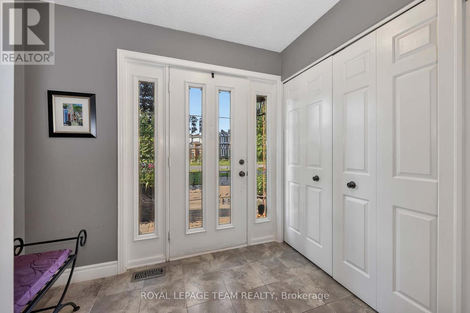 47 STAPLEDON CRESCENT - 3