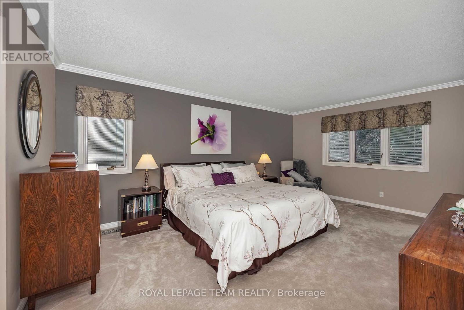 47 STAPLEDON CRESCENT - 30