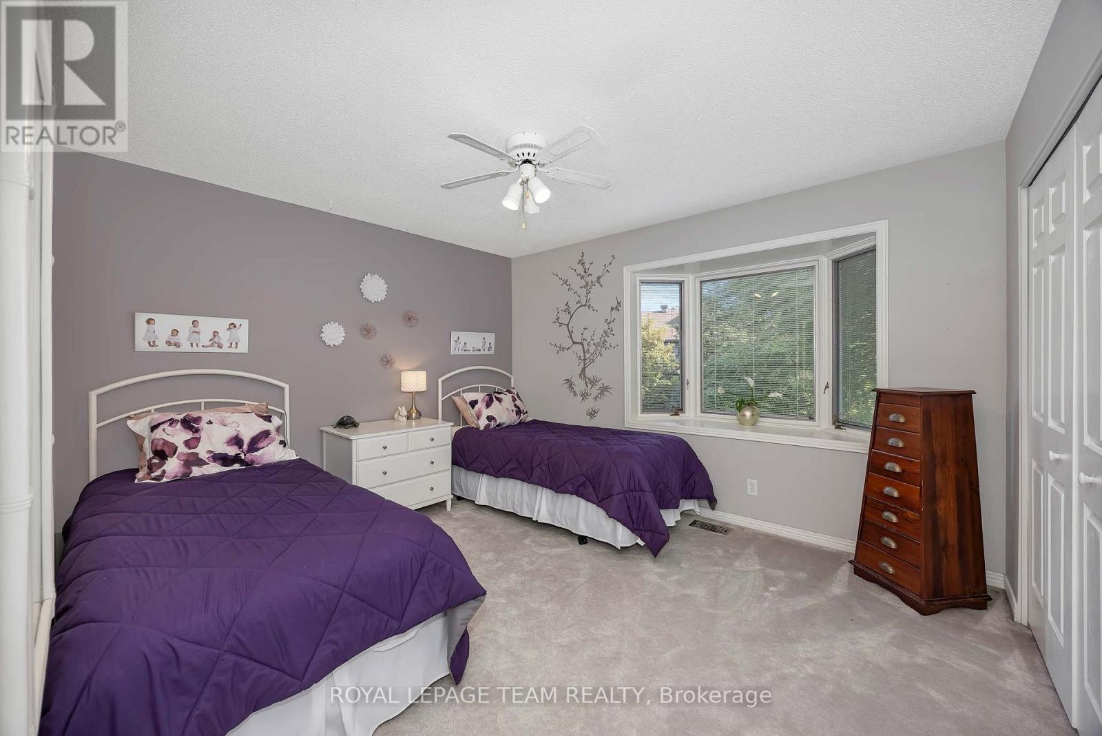 47 STAPLEDON CRESCENT - 37