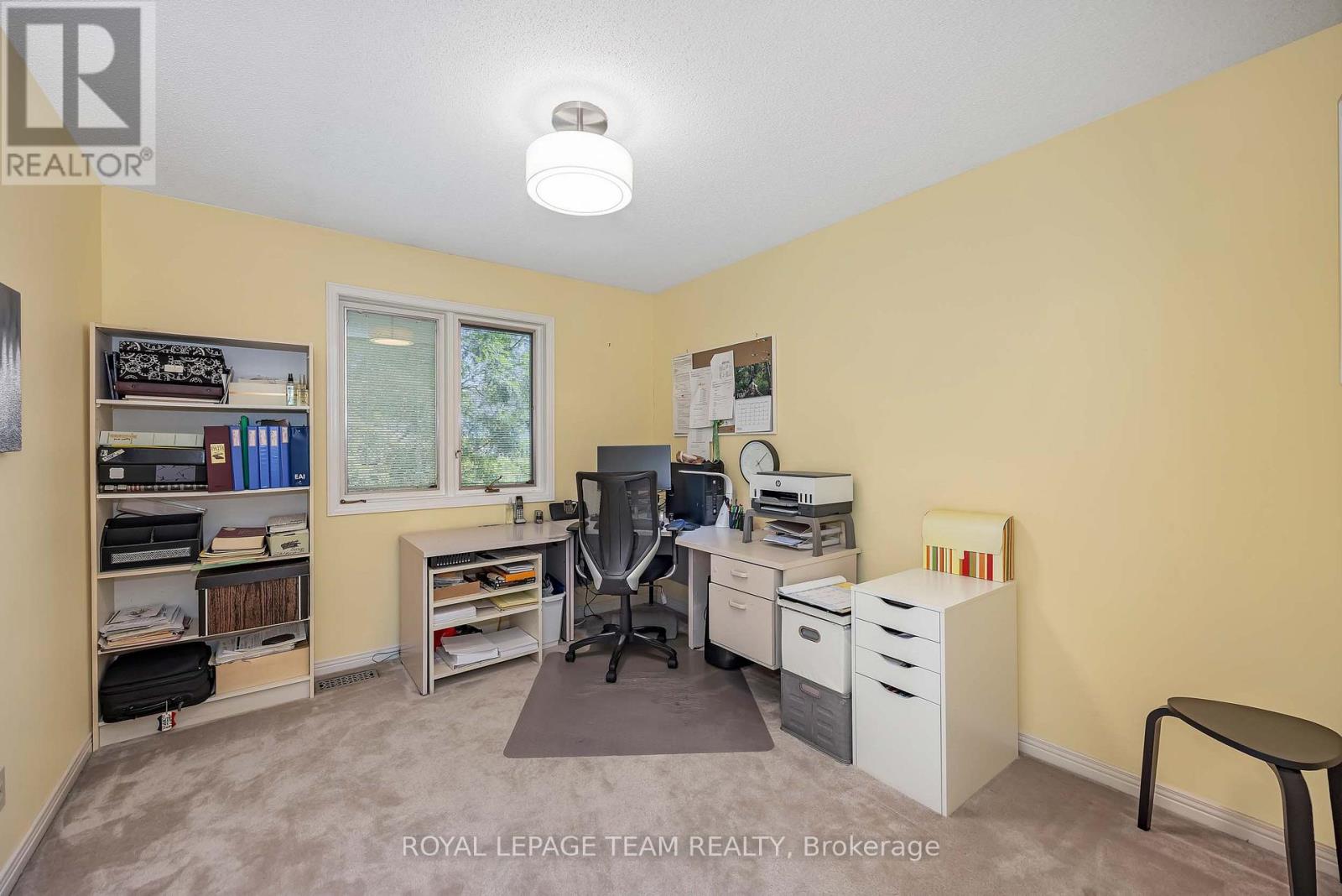 47 STAPLEDON CRESCENT - 38
