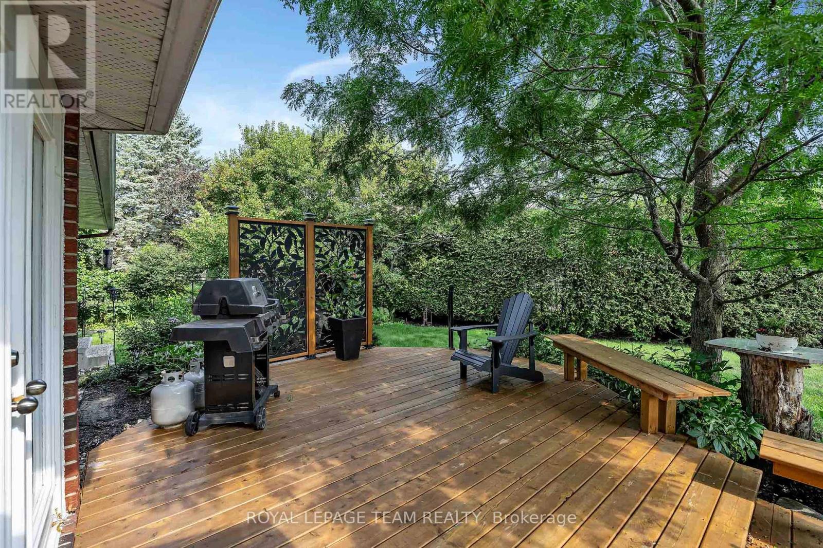 47 STAPLEDON CRESCENT - 42