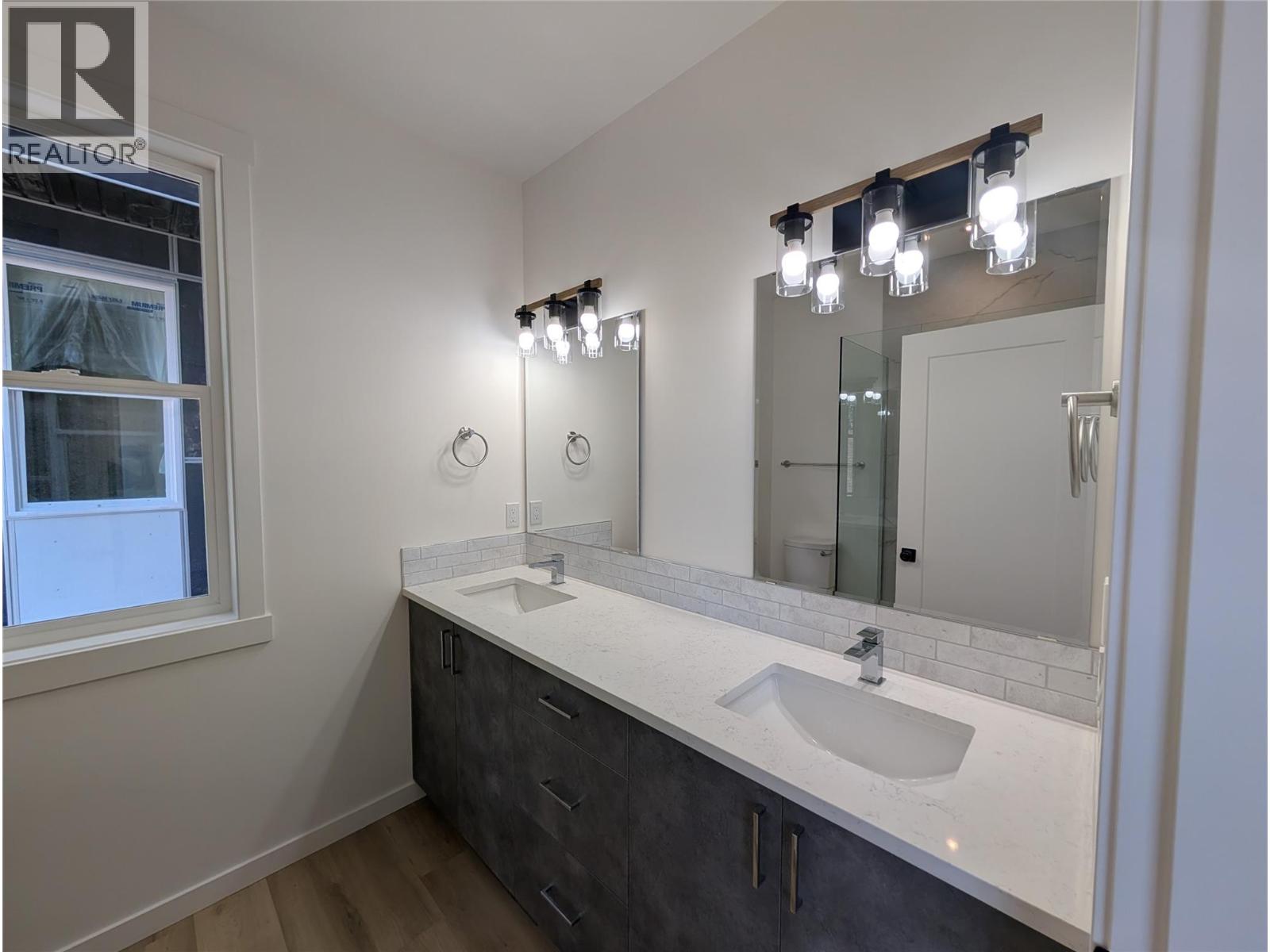 #4 3602 Pleasant Valley Road - 16