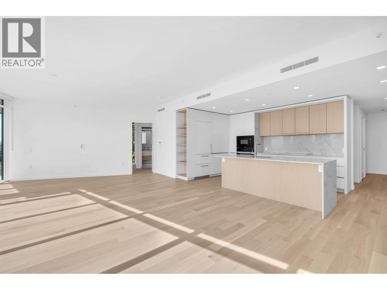 403 3963 UPLANDS WAY, West Vancouver