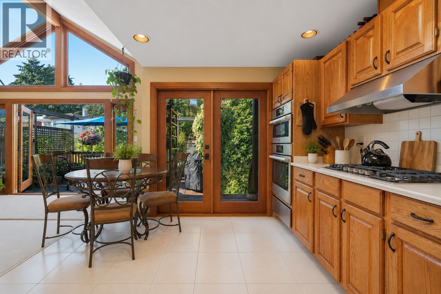 2379 MARINE DRIVE, West Vancouver