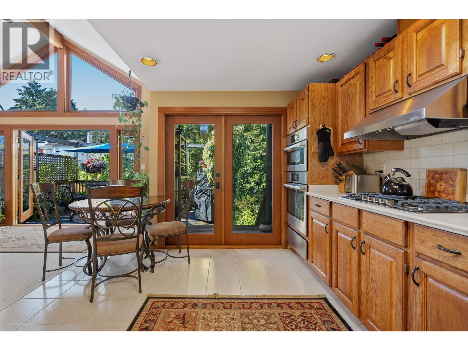 2379 MARINE DRIVE, West Vancouver