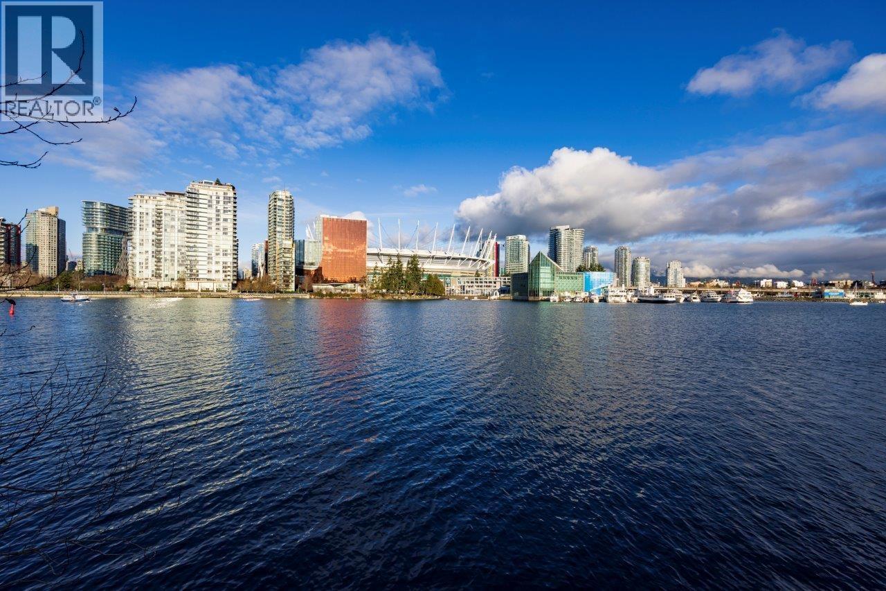 208 1616 COLUMBIA STREET, Vancouver