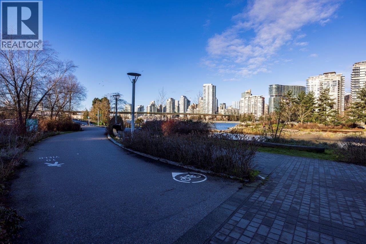 208 1616 COLUMBIA STREET, Vancouver