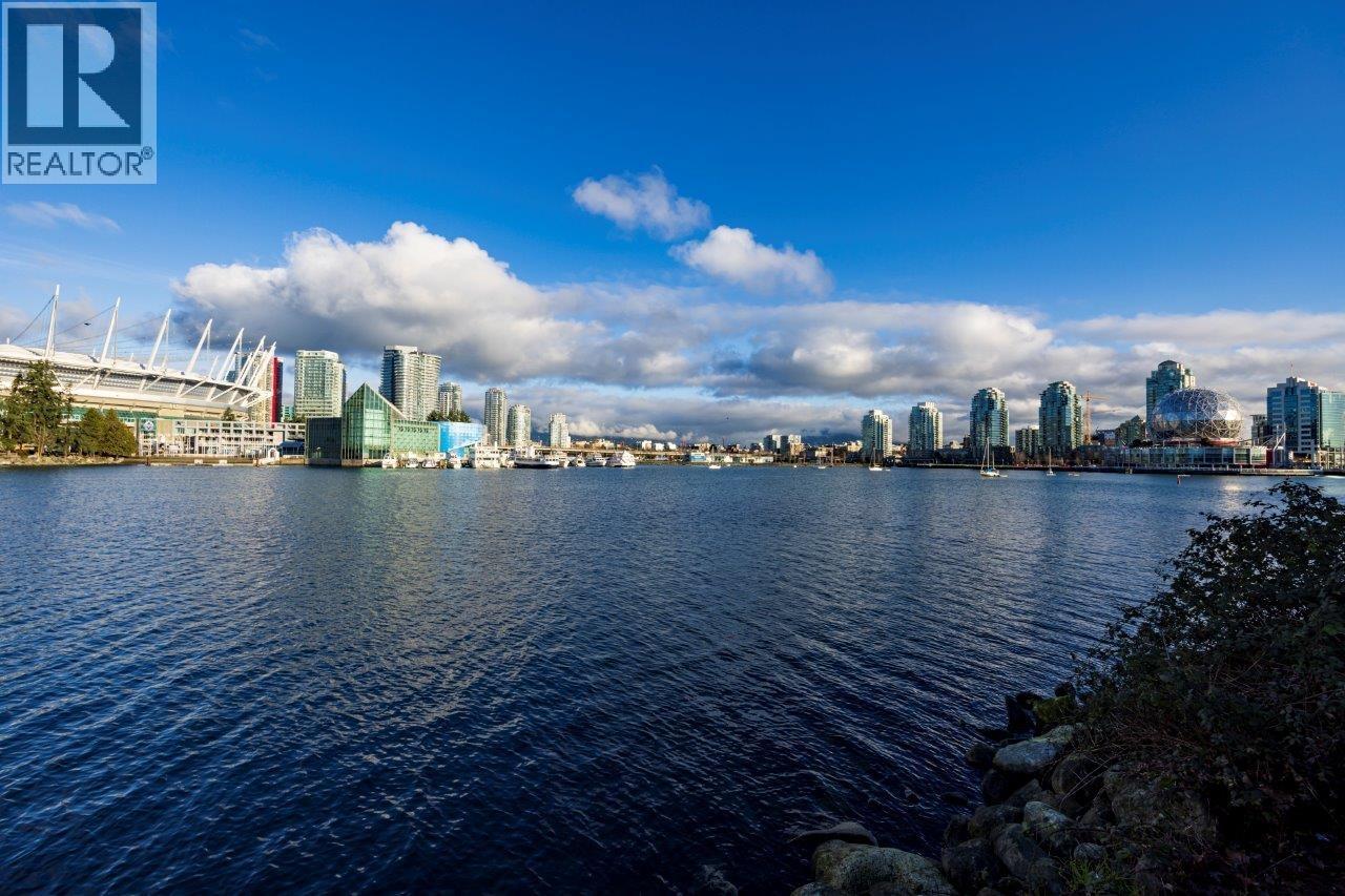208 1616 COLUMBIA STREET, Vancouver