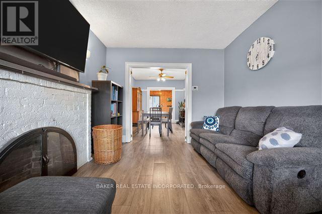 1867 DUFFERIN STREET - 11