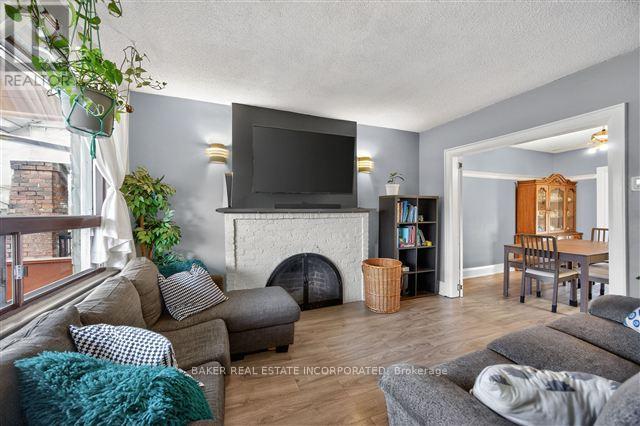 1867 DUFFERIN STREET - 8
