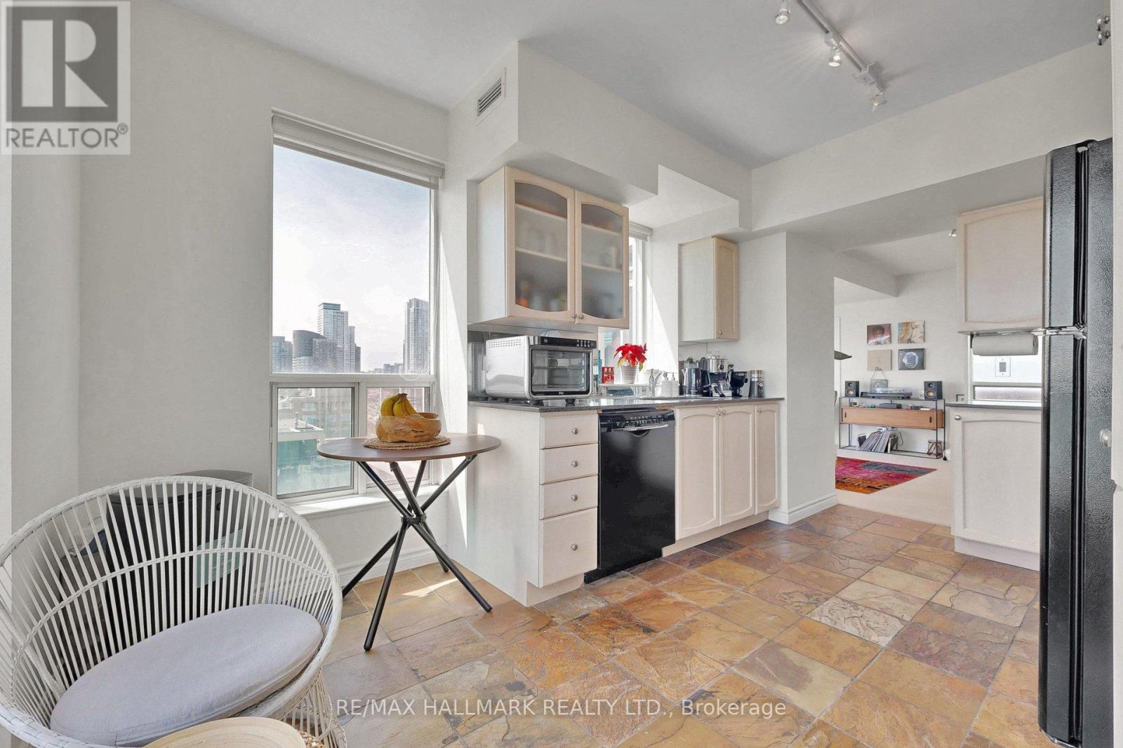 #1516 410 QUEENS QUAY W - 14