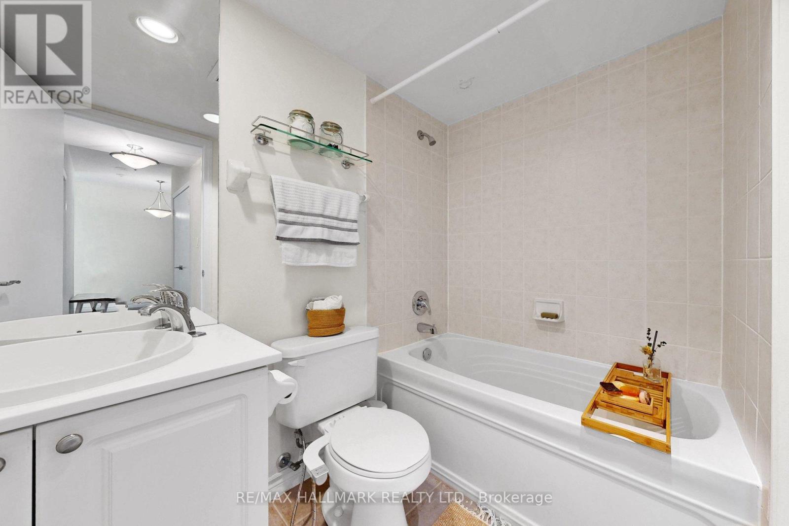 #1516 410 QUEENS QUAY W - 22