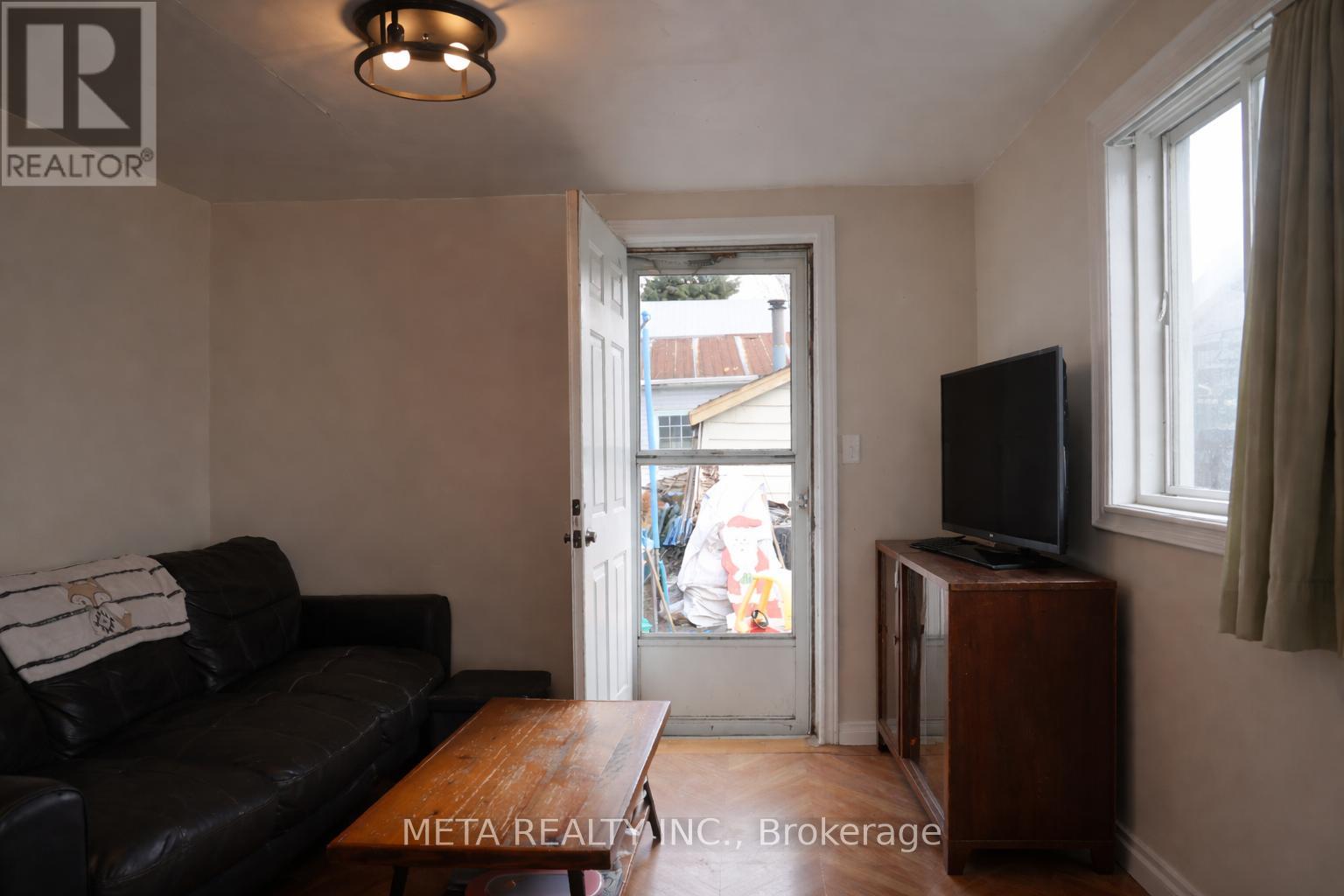 283 PARK ROAD S - 16