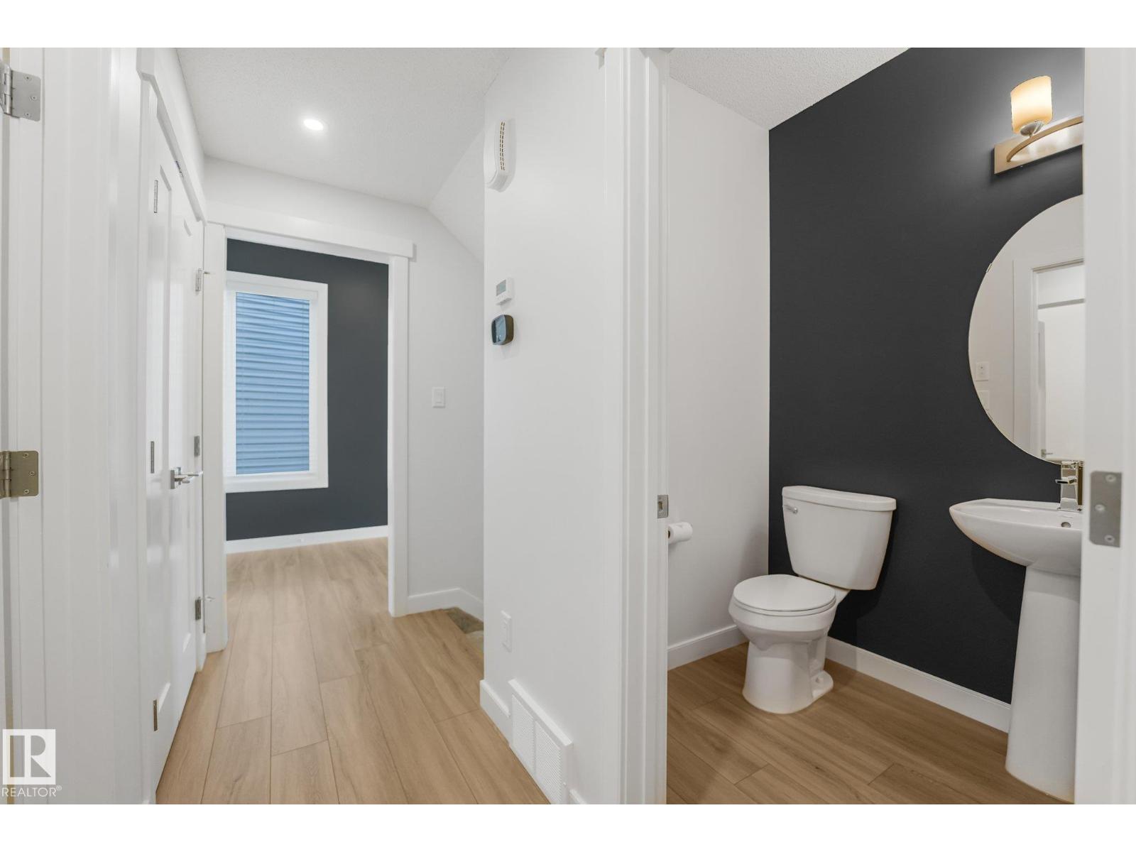 6404 176 AV NW - 25