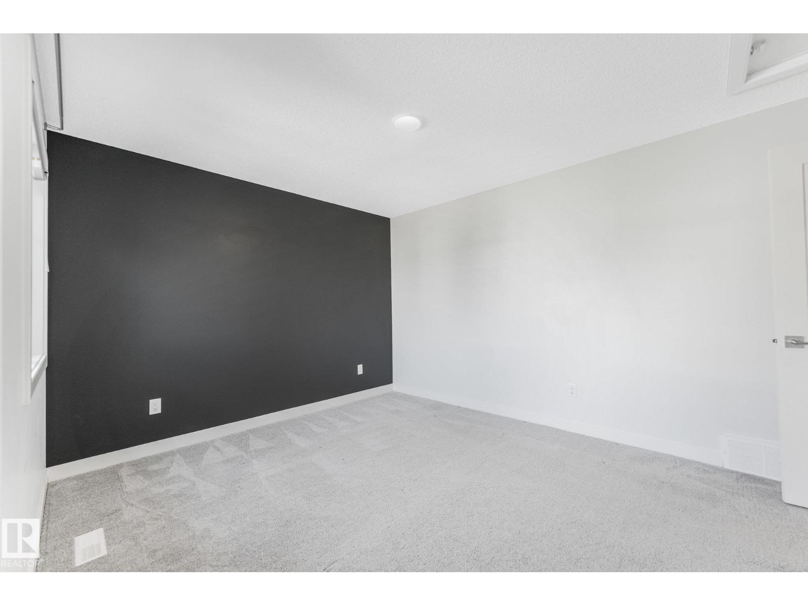 6404 176 AV NW - 45