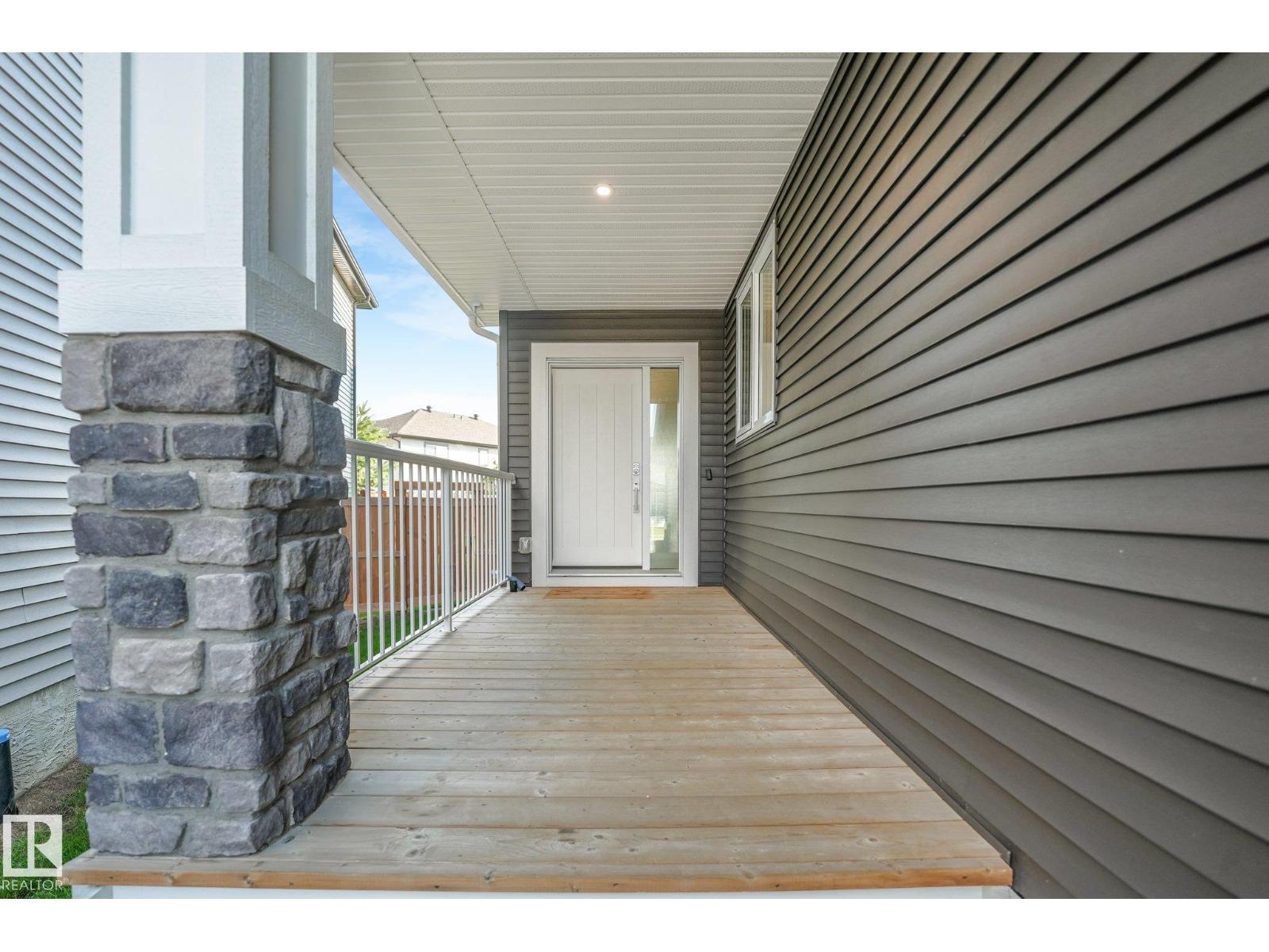 6404 176 AV NW, McConachie Area, Edmonton photo 2