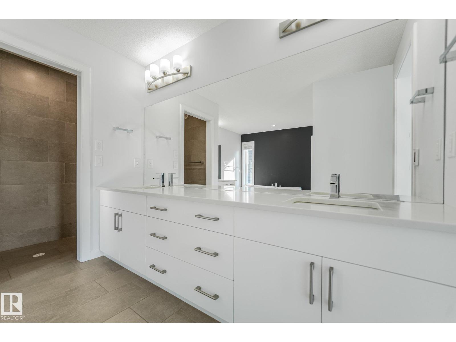6404 176 AV NW - 51